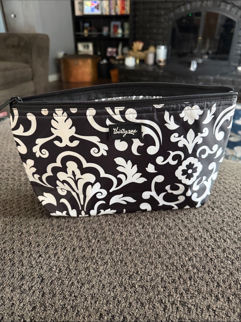 thirty-one Black and White Floral Damask insulated  lunch or cosmetic Pouch